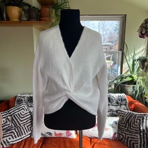 Super soft v-neck sweater size Medium